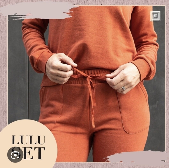 Sweatshirt and pant set - Picture 4 of 7